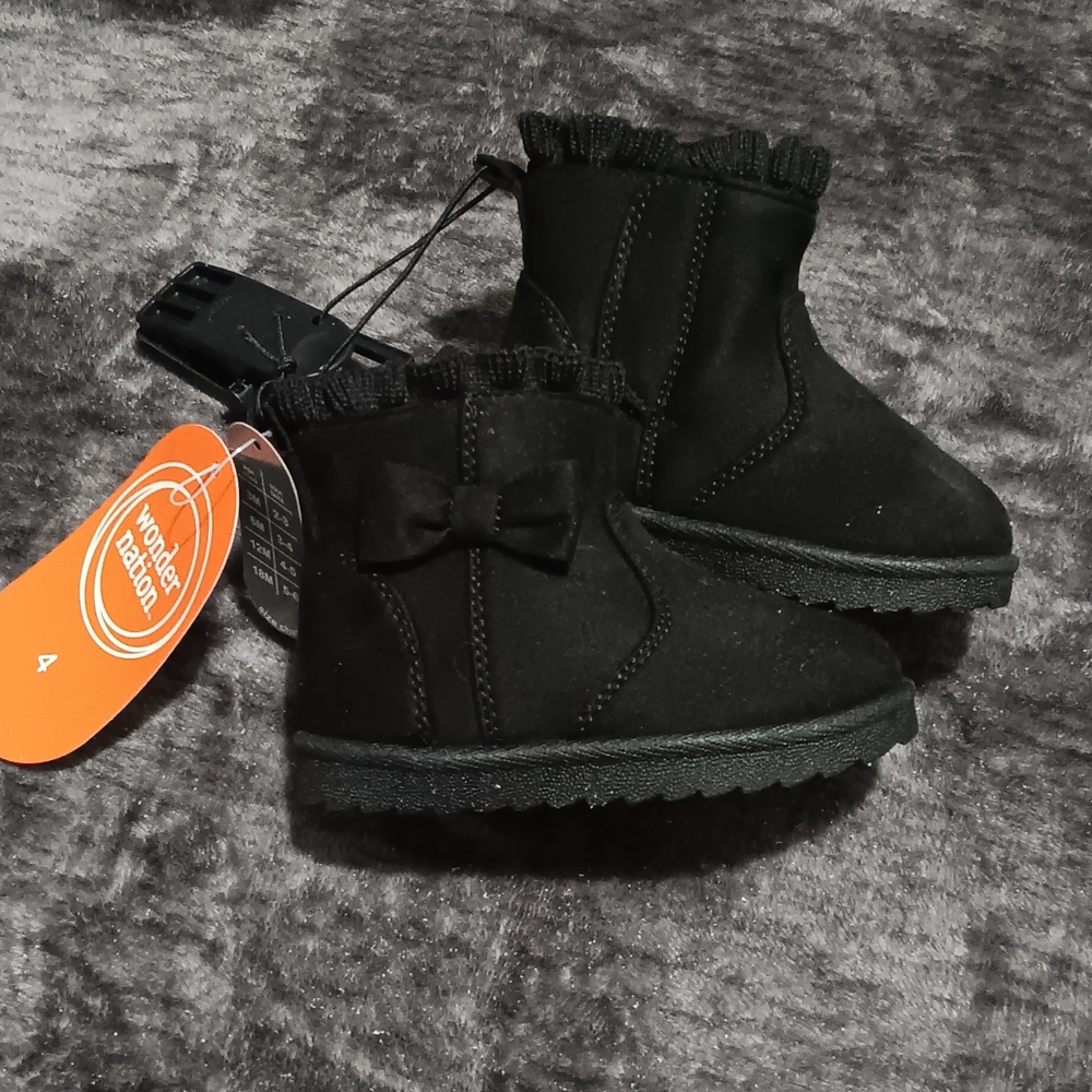 NWT WonderNation Black Lined Ruffle Winter Booties Girl Size:4
